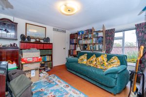 Clements Farm House - Family Room - click for photo gallery